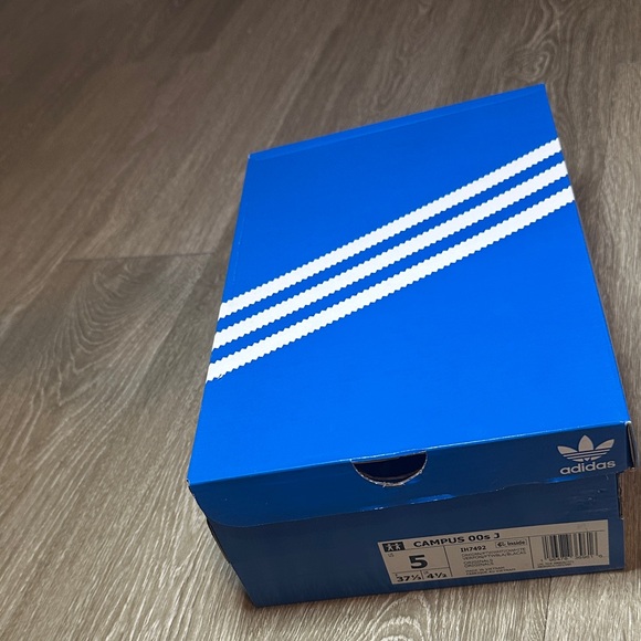 Adidas Green and White Campus Size 6.5 Women, NWT + 6 Pack Of Adidas Socks. - Picture 3 of 12